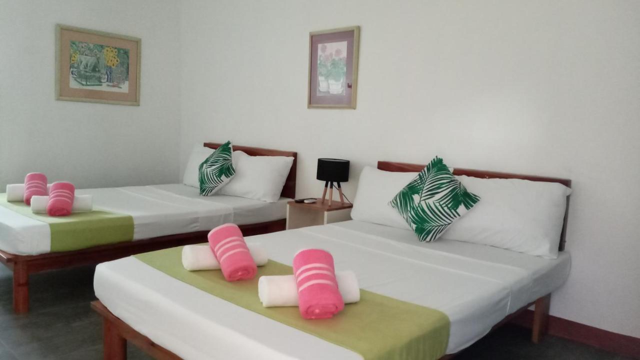 Mr Holidays Hotel Balabag  Buitenkant foto