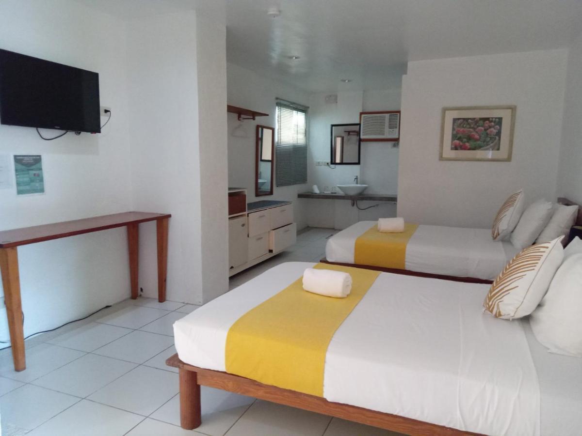 Mr Holidays Hotel Balabag  Buitenkant foto
