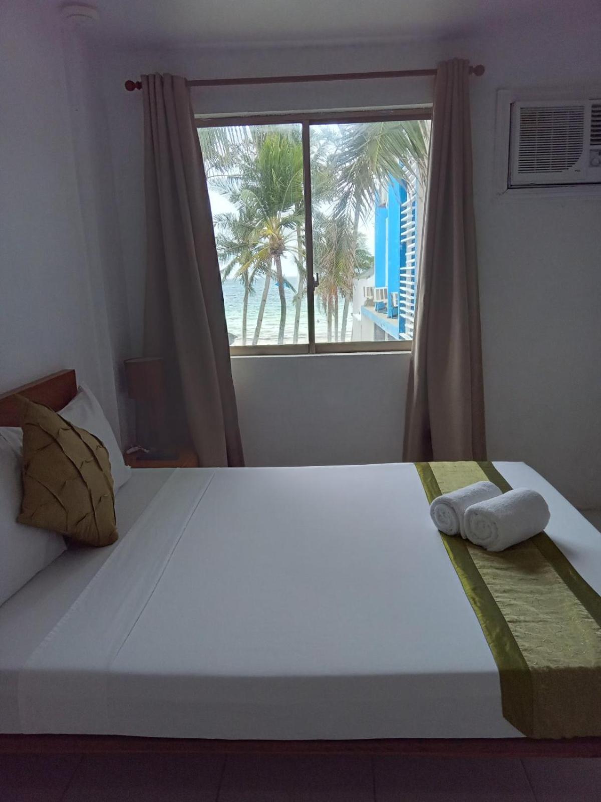 Mr Holidays Hotel Balabag  Buitenkant foto