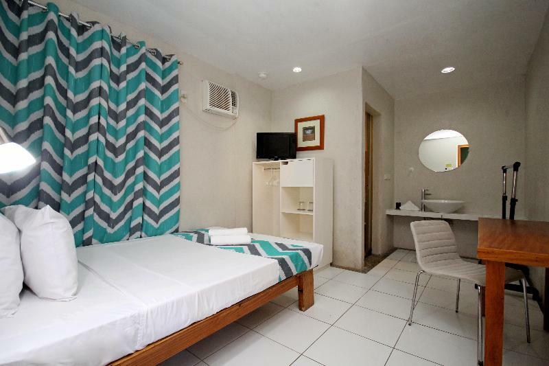 Mr Holidays Hotel Balabag  Buitenkant foto