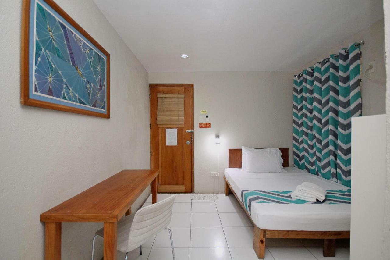 Mr Holidays Hotel Balabag  Buitenkant foto