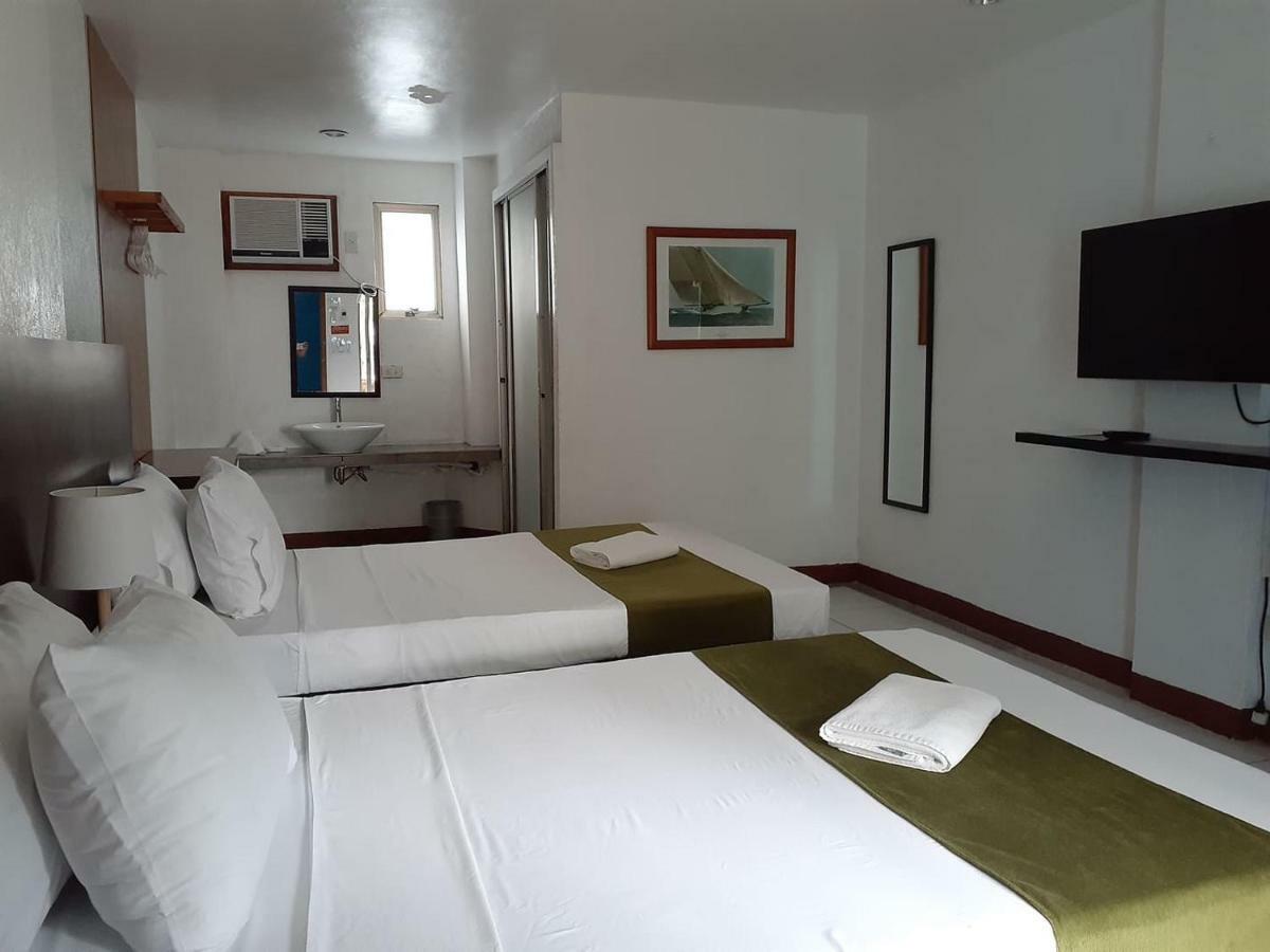 Mr Holidays Hotel Balabag  Buitenkant foto